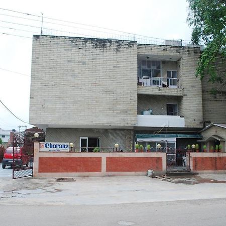 Charans Guest House Lucknow Extérieur photo