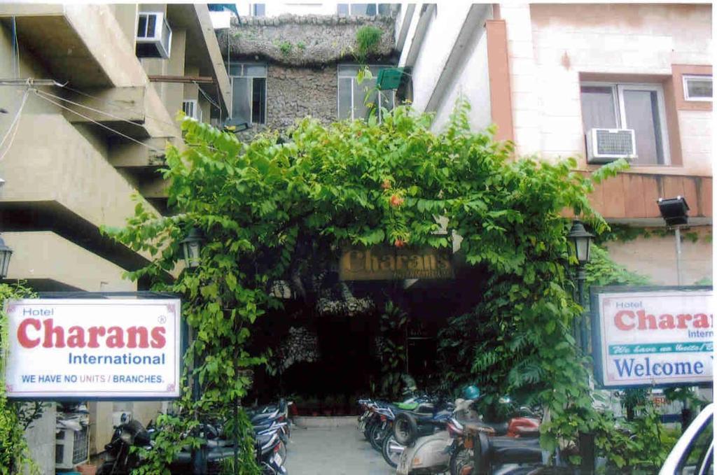 Charans Guest House Lucknow Extérieur photo